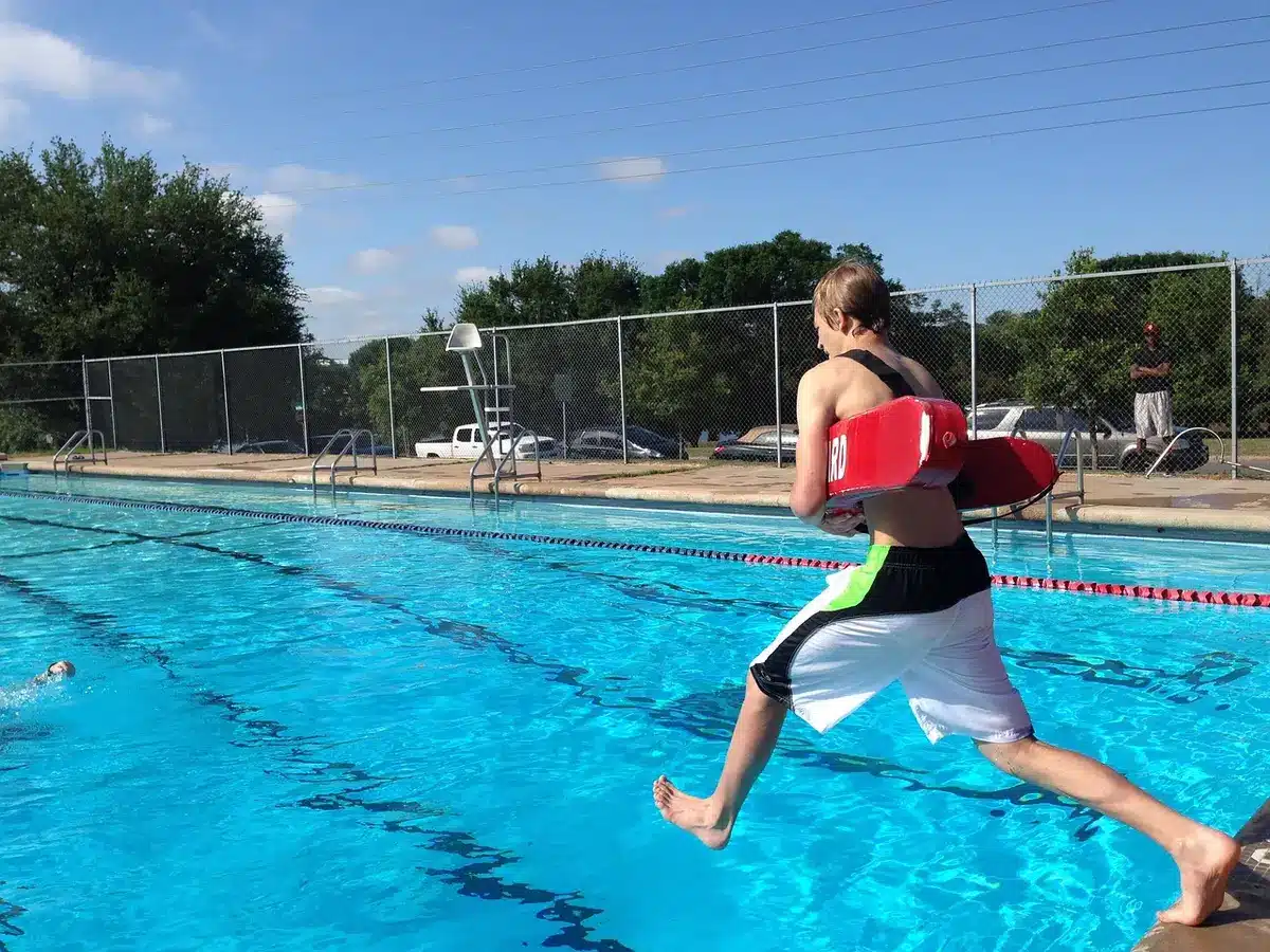 Allenamento su sabbia e seduta in piscina alla Continassa